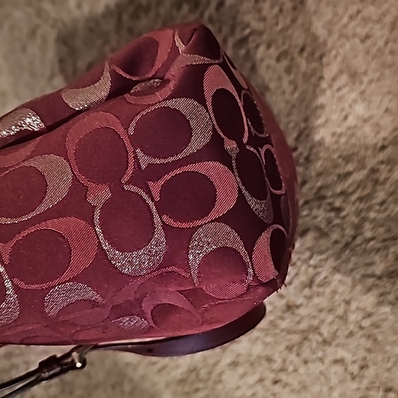 Coach Gallery Sig Metalic  Tote/Purse, Coach Madison Croc Embrossed Coach Wallet - Picture 4 of 12